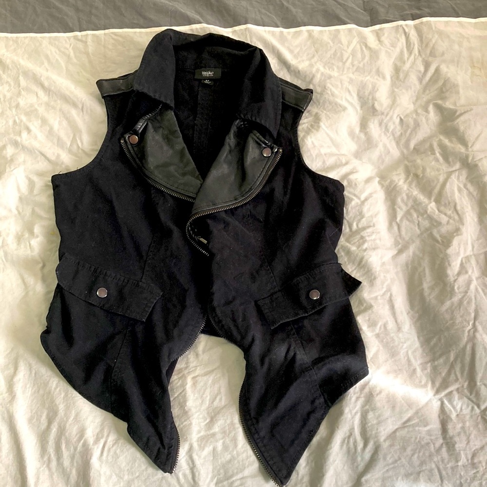 Sleveless vest